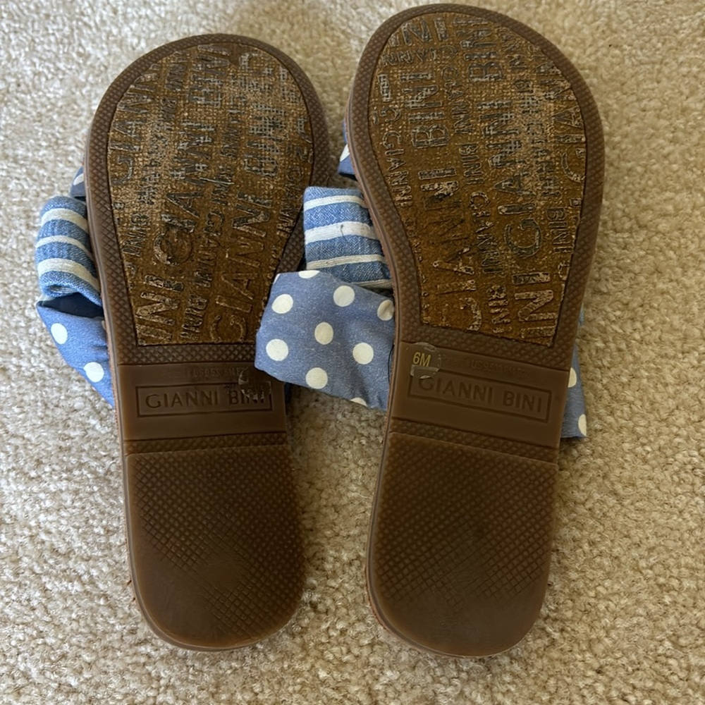 Gianni Bini Sandal - Picture 2 of 3